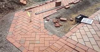 Укладка тротуарной плитки в Липецке в октябре