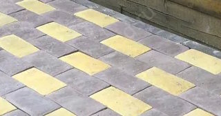 Укладка тротуарной плитки вокруг дома в Липецке - цены от 832 руб.