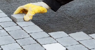 Укладка брусчатки в Липецке - цена от 832 руб. за м2 | ТротуарнаяПлитка