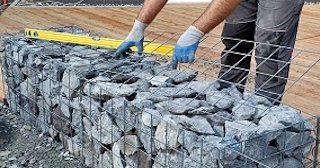 Устройство подпорной стенки из габионов в Липецке в октябре